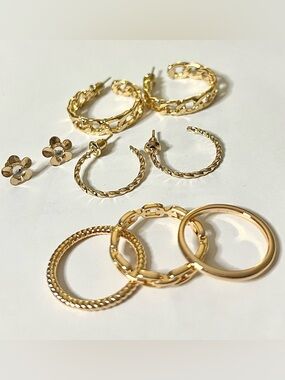 🌼 Jewelry set, gold tone, 3 rings, 2 pair of hoop earrings & small floral studs